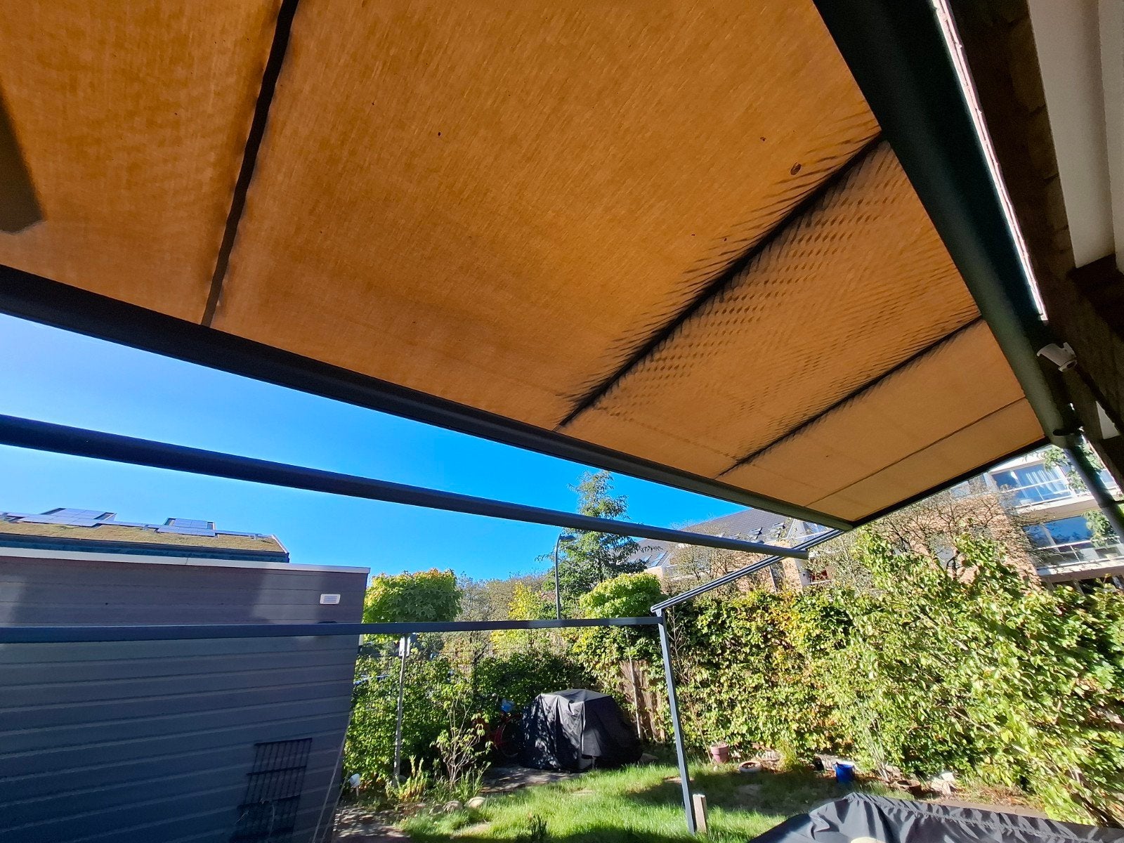 Beige zonwering 560x380 met Somfy bediening, Ophalen, Gebruikt, Overige typen, 450 cm of meer