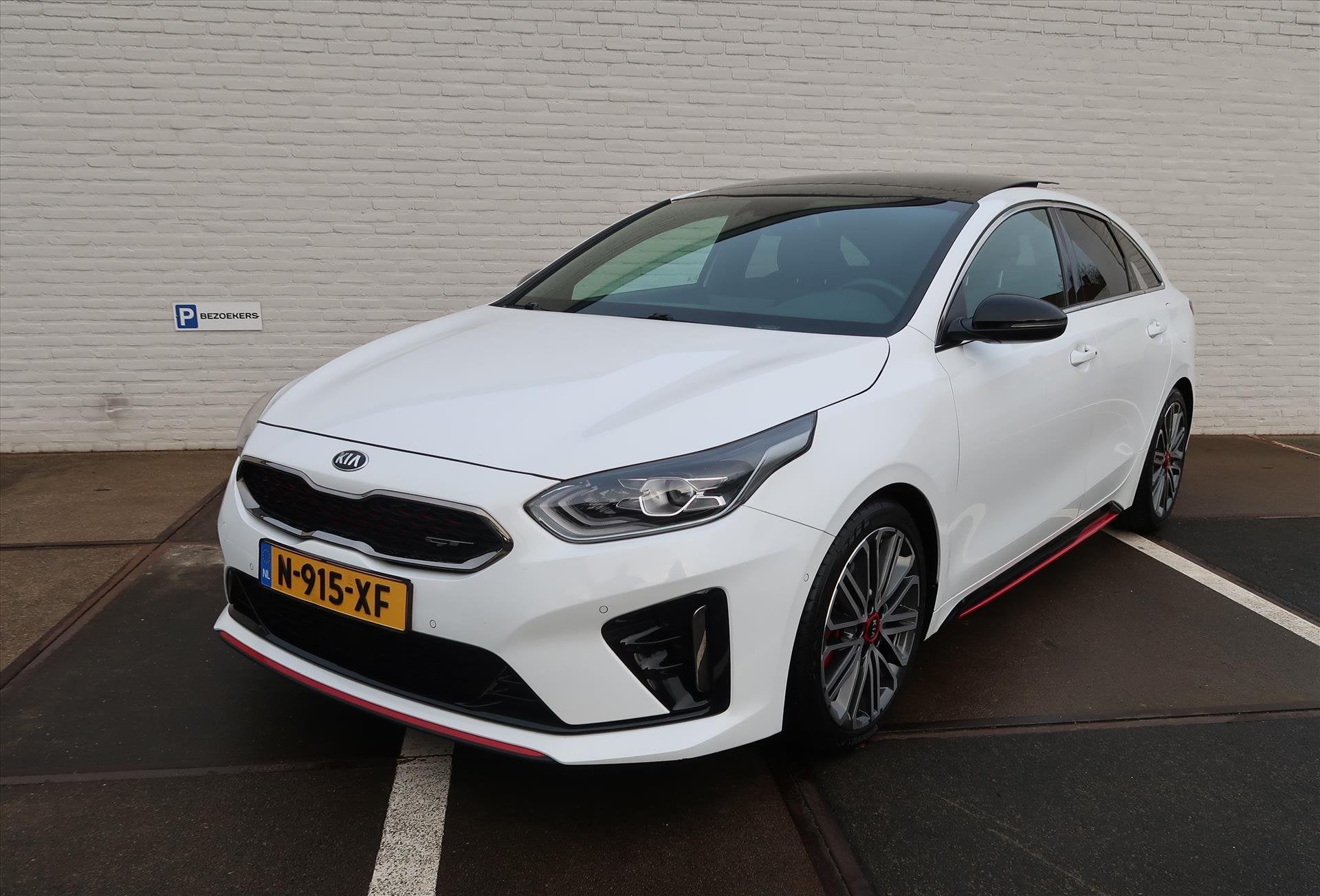 Kia Proceed 1.6 T-GDi 204pk DCT7 GT Automaat I Panoramadak I, 15 km/l, Gebruikt, Wit, Origineel Nederlands