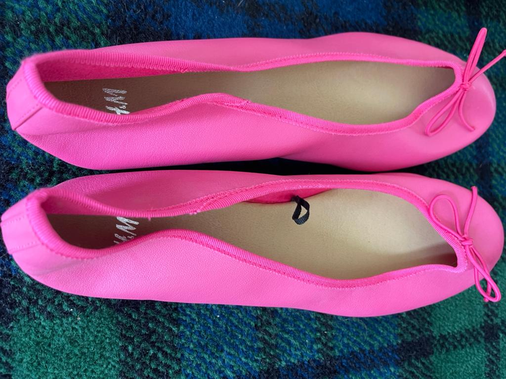 Nieuwe felroze ballerina ‘s mts 41, Kleding | Dames, Schoenen, H&M, Nieuw, Roze, Ballerina's