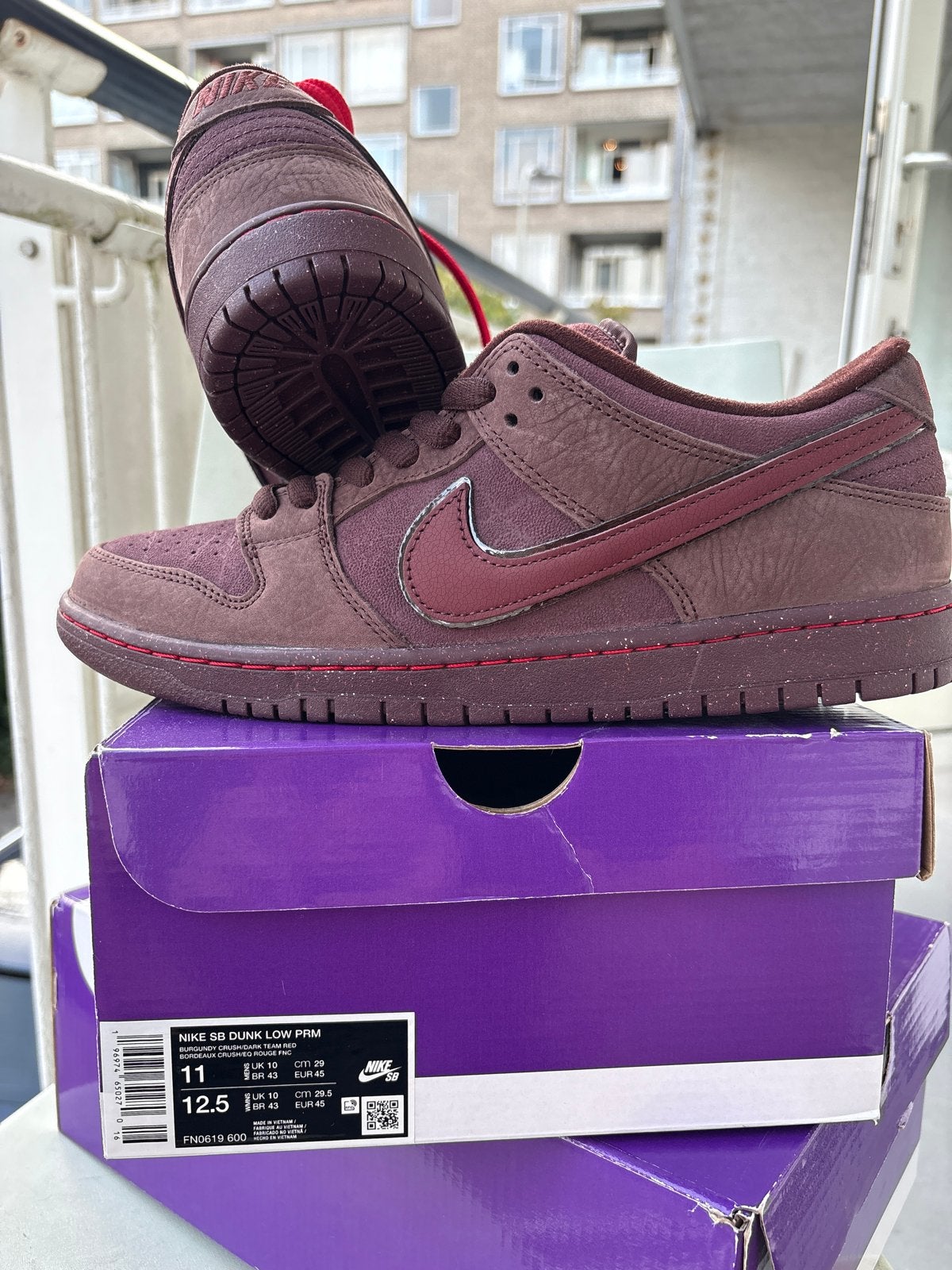 Nike SB Dunk Low PRM Burgundy Crush/Dark Team Red, Ophalen of Verzenden, Nieuw, Overige kleuren, Sneakers of Gympen