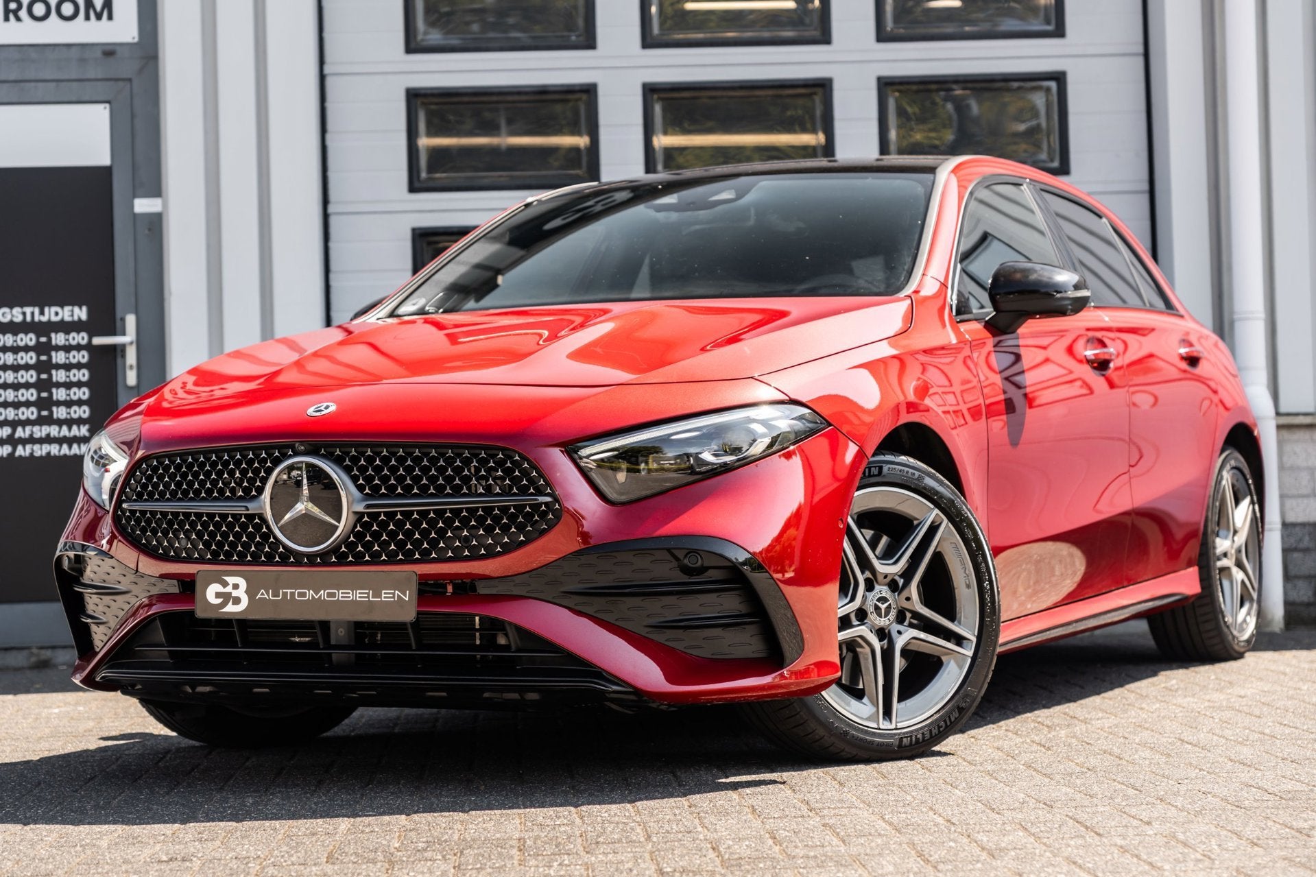 Mercedes-Benz A-klasse 250 e Star Edition AMG Line, Gebruikt, Zwart, Bedrijf, Sedan