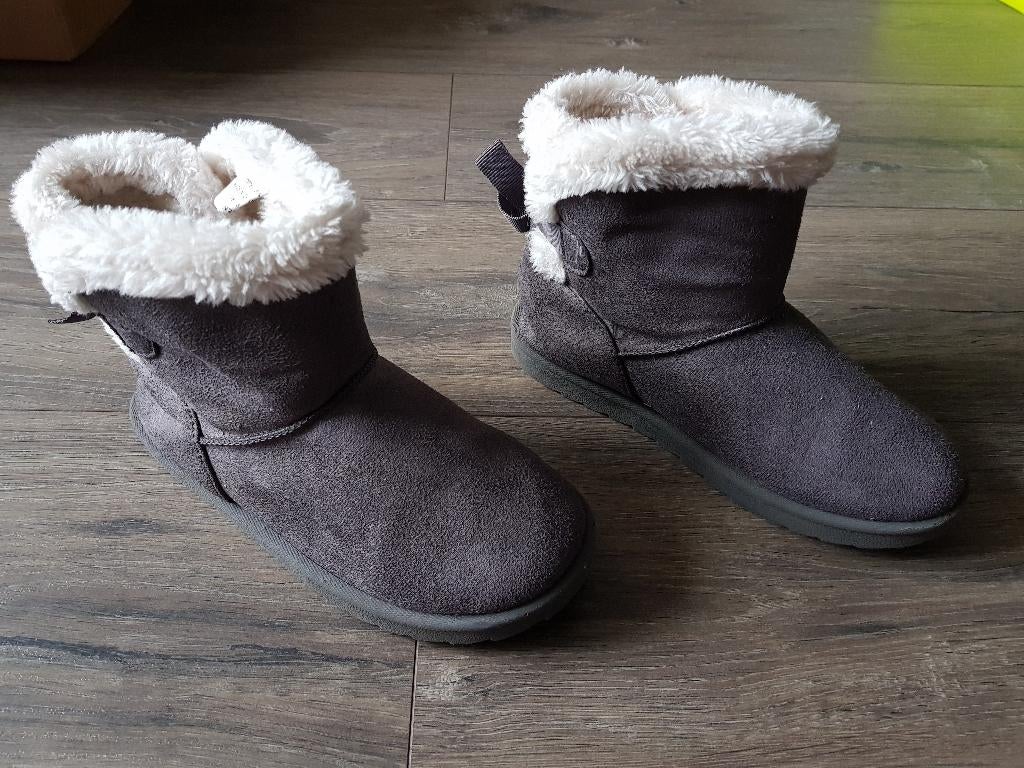 Laarzen voor meisjes -- maat 32 -- Primark -- warme voering, Kinderen en Baby's, Kinderkleding | Schoenen en Sokken, Meisje, Ophalen of Verzenden