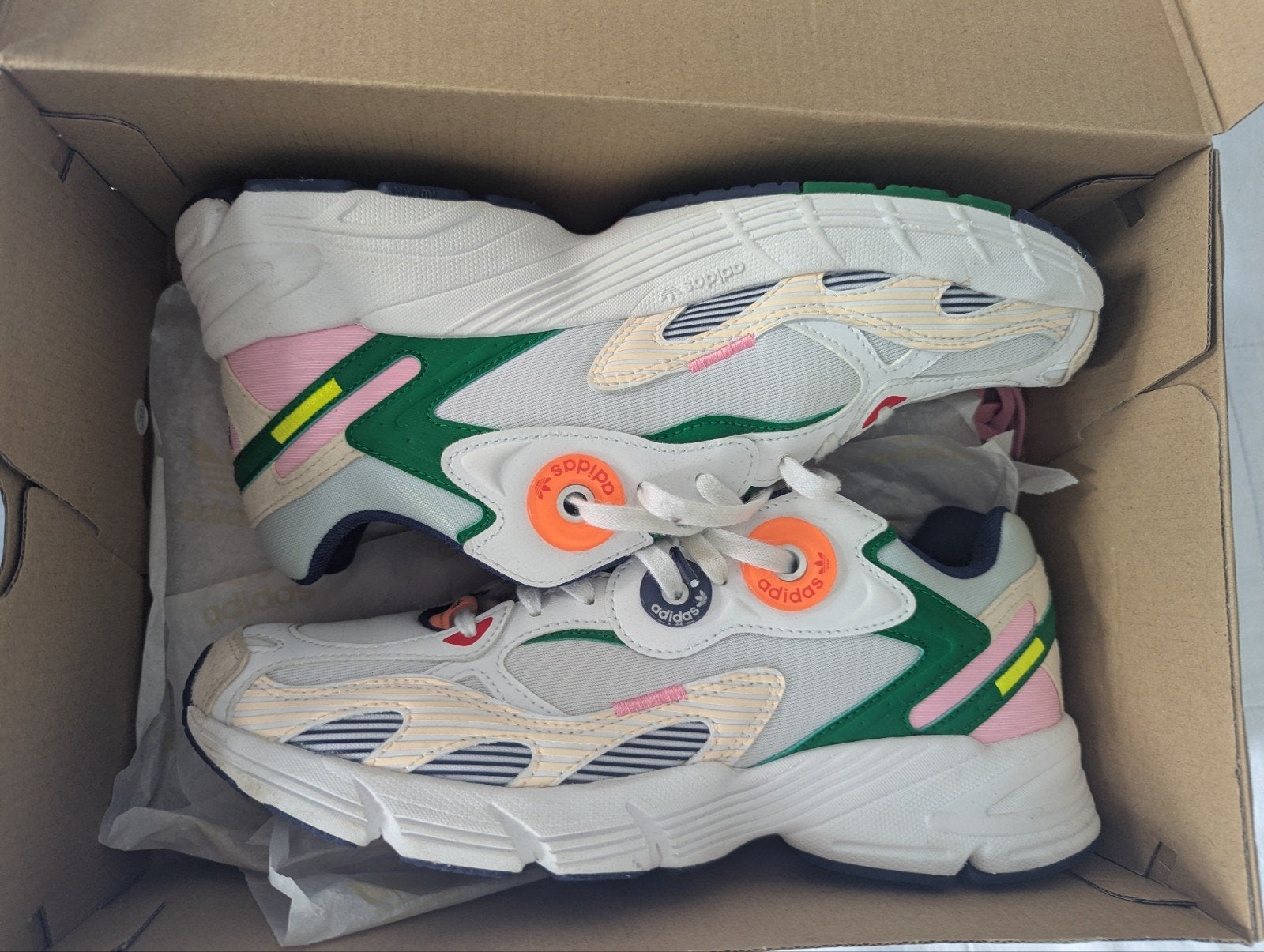 Adidas Astir Multicolor Sneakers - Maat 42, Kleding | Dames, Overige kleuren, Nieuw, Sneakers of Gympen, Verzenden