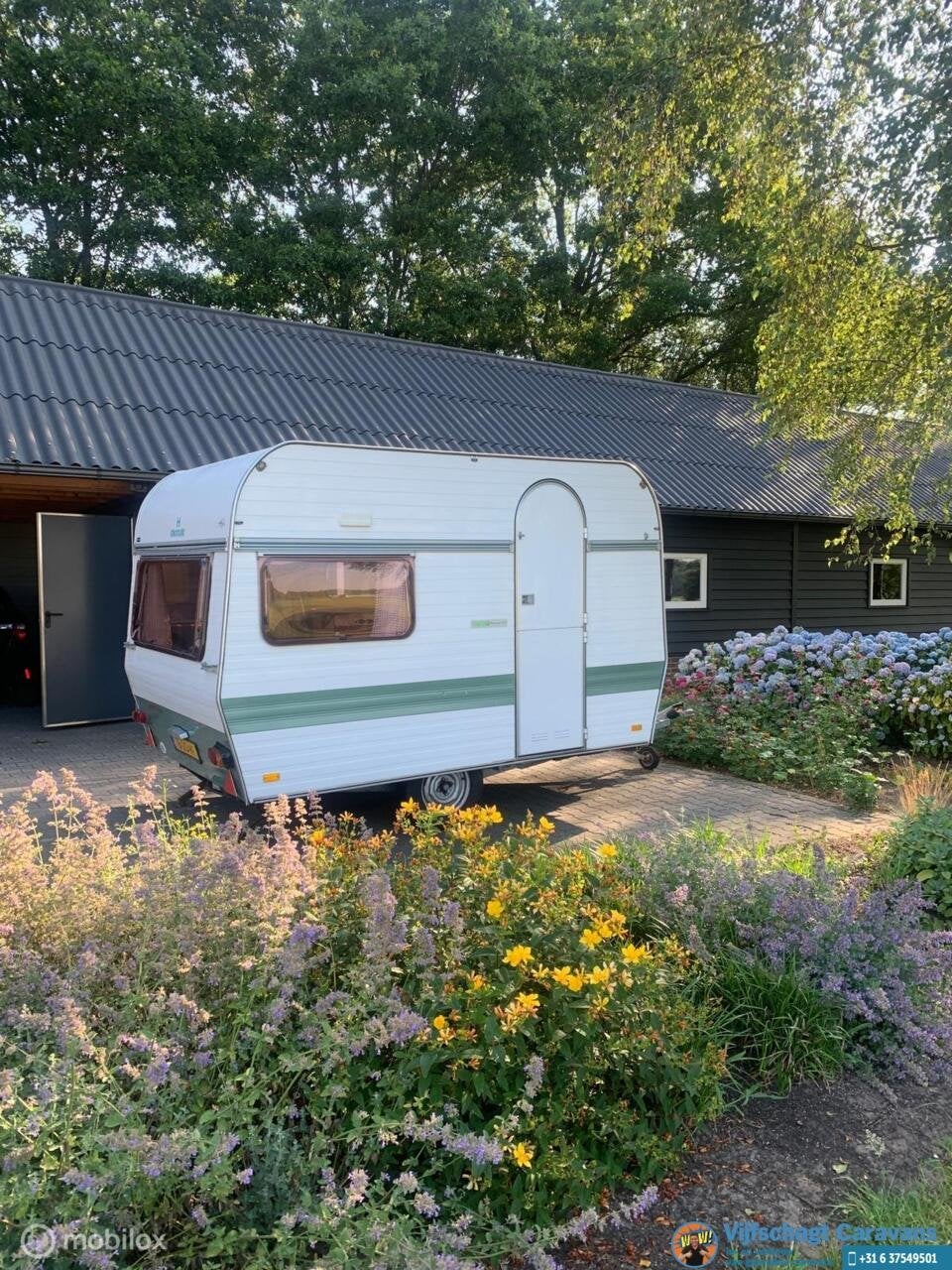 Chateau La Car 320 incl voortent, Caravans en Kamperen, Chateau, Koelkast, Bedrijf, Tot en met 3