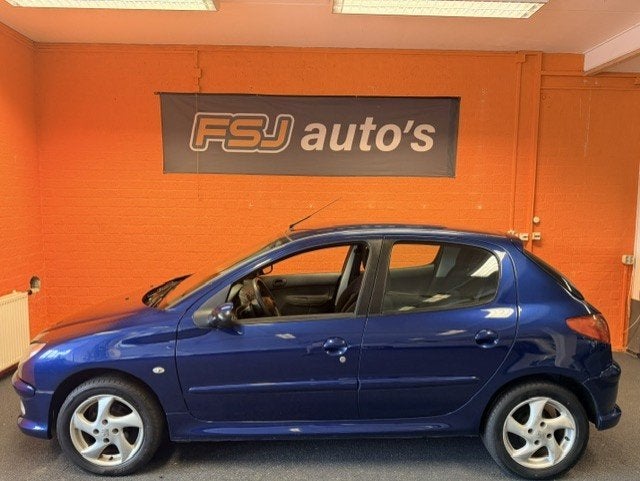 Peugeot 206 1.4 / 5 DEURS / FOREVER / AIRCO!, Auto's, Peugeot, Voorwielaandrijving, Stof, 4 cilinders, Blauw