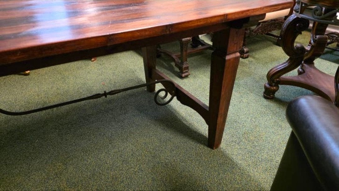 Grote antieke Spaanse tafel, Ophalen