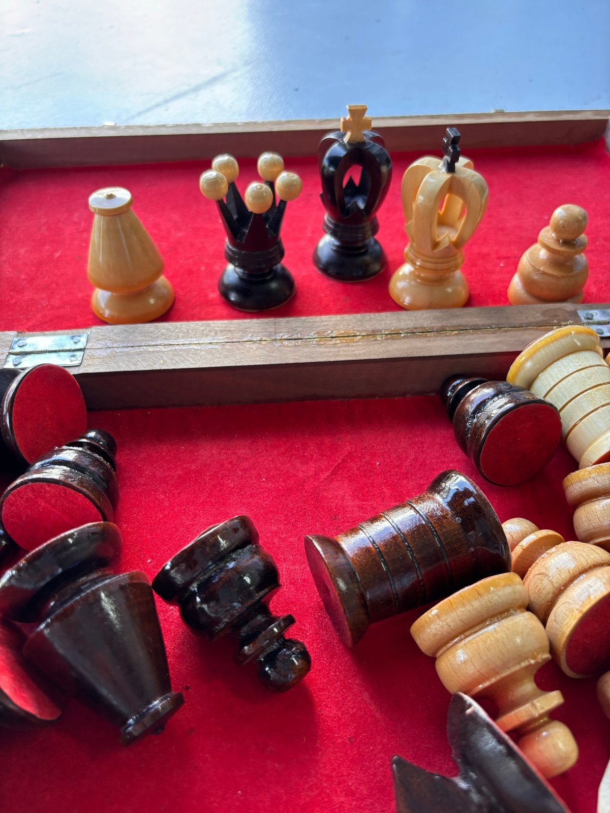 Houten Schaakspel in mooie koffer - Vrijwel ongebruikt, Hobby en Vrije tijd, Ophalen, Zo goed als nieuw, Schaken