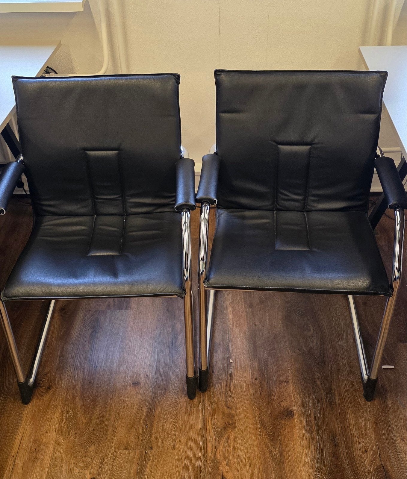 2 zwarte stoelen, Ophalen, Gebruikt, Zwart