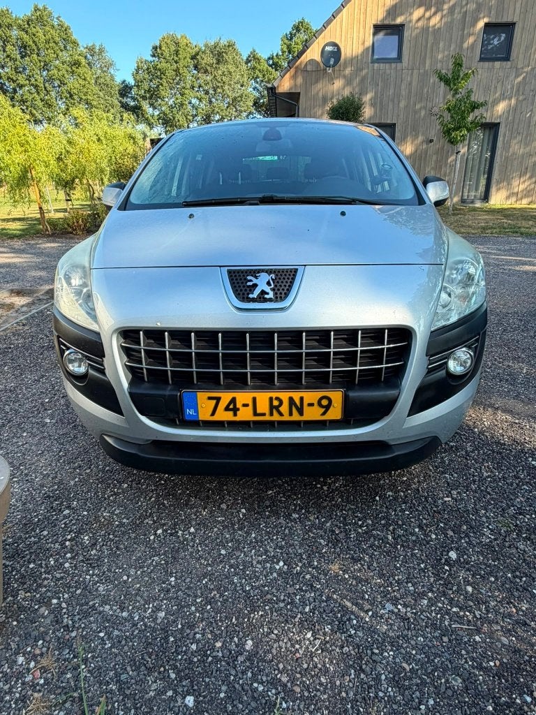 Peugeot 3008 1.6 VTI 2010 Grijs, Voorwielaandrijving, 1374 kg, Stof, 4 cilinders
