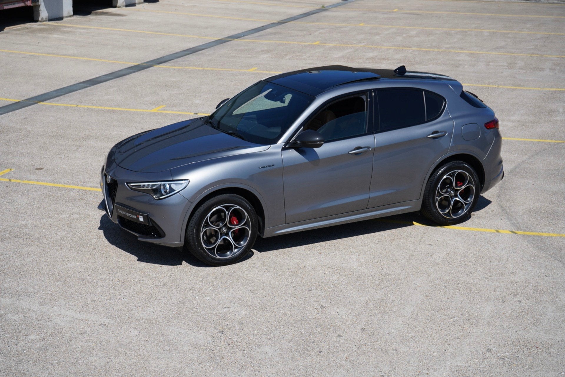 Alfa Romeo Stelvio 2.0 T AWD Veloce Q4 Skywindow, Auto's, Automaat, Dealer onderhouden, 4 cilinders, Bluetooth