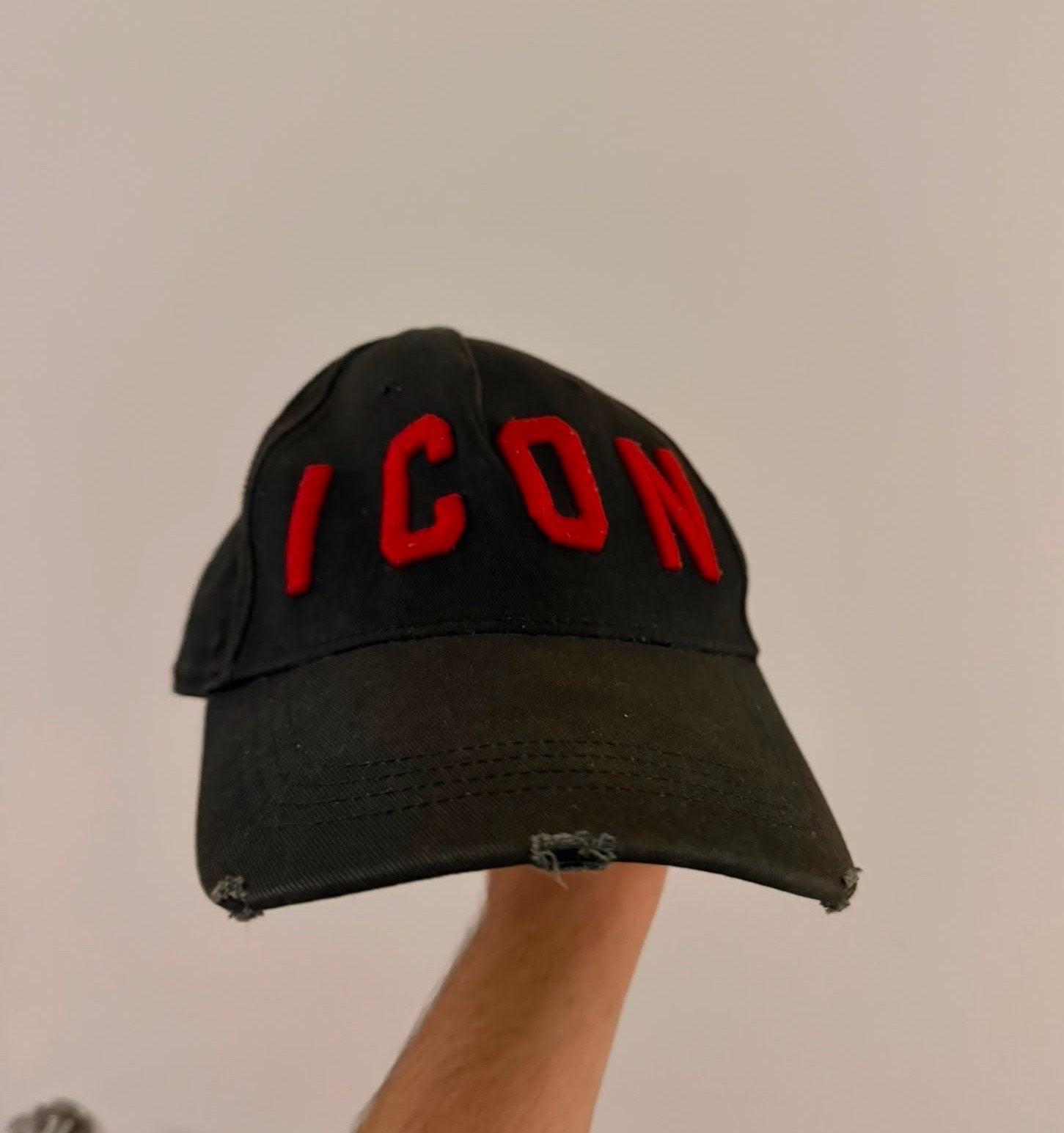 Dsquared2 Icon Baseball Cap Zwart/Rood (Origineel), Ophalen of Verzenden, Zo goed als nieuw, One size fits all, Pet