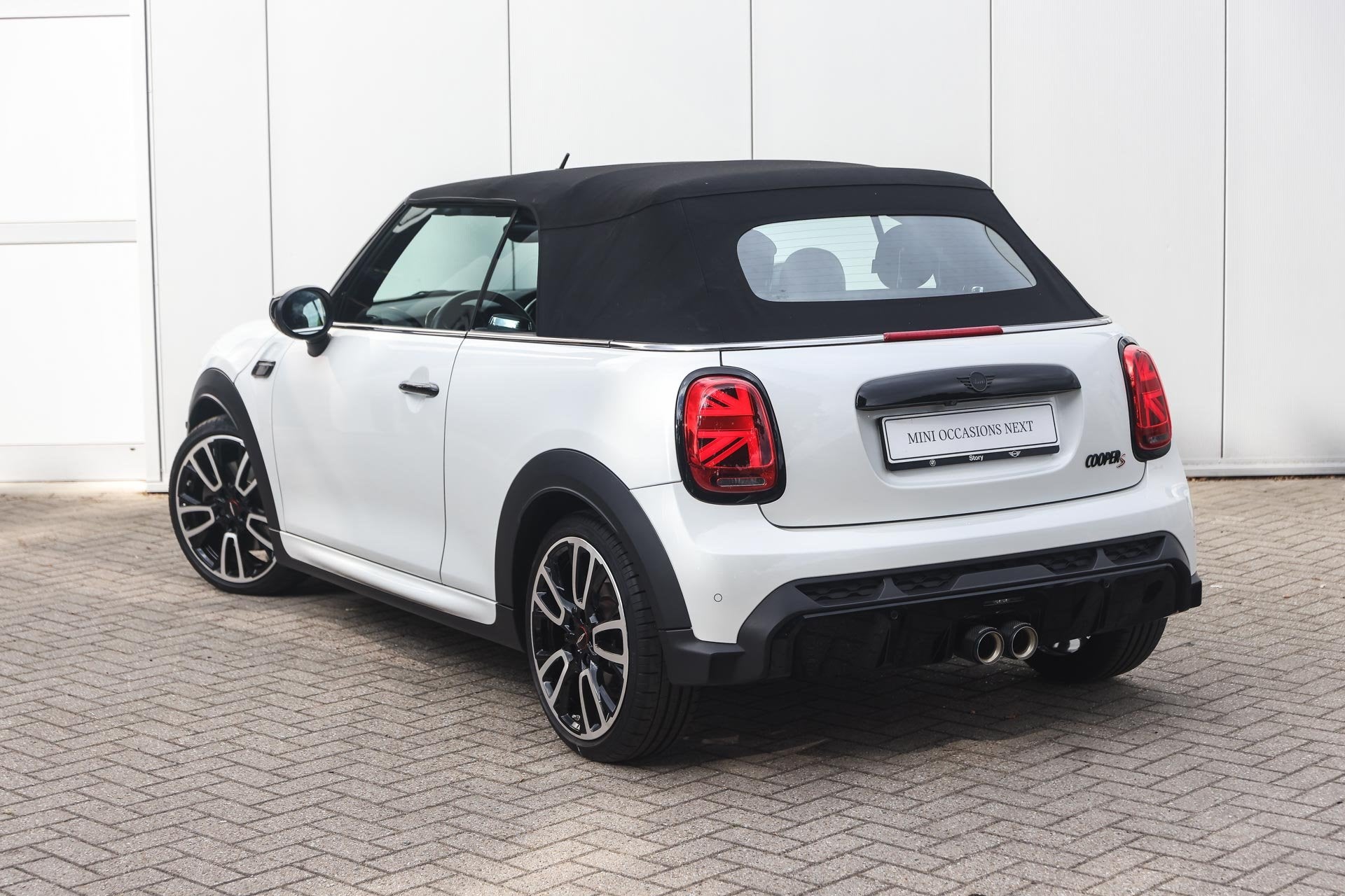 MINI Cabrio Cooper S JCW Rockingham GT Automaat / Sportstoel, 1300 kg, Gebruikt, 4 cilinders, Wit