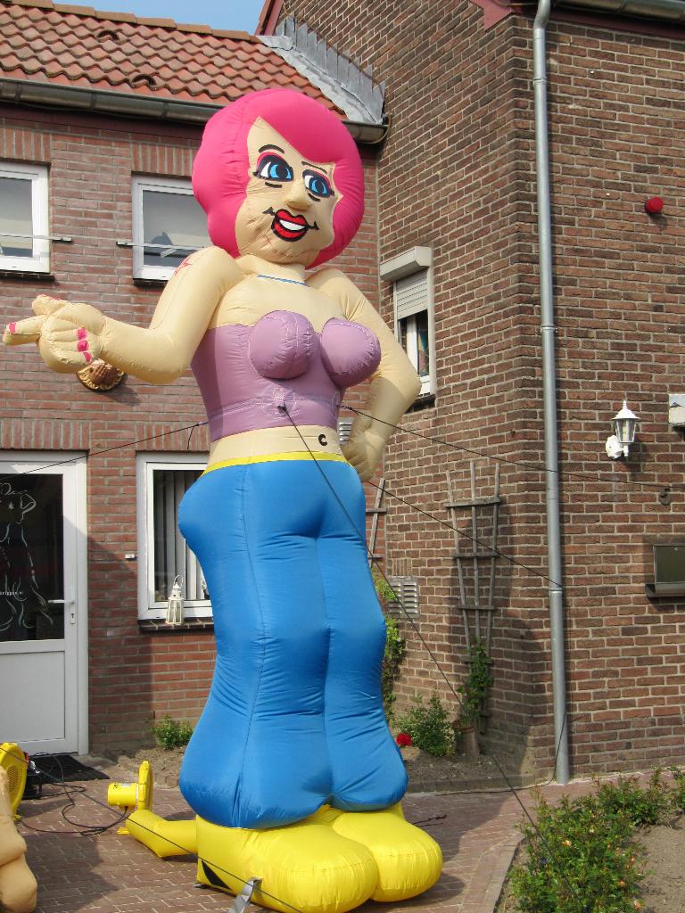 sarah jaren 70 te huur verhuur verjaardag pop  opblaas 40 50, Ophalen, Nieuw, Abraham of Sarah