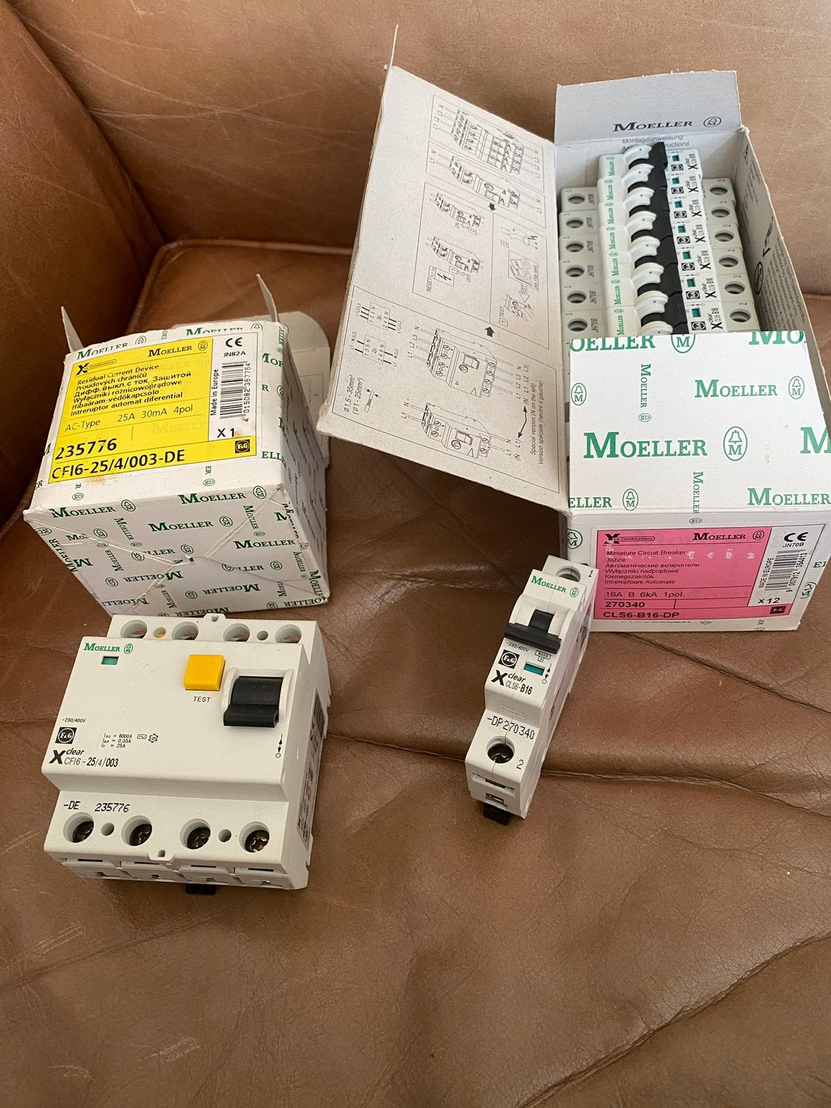 NIEUW ! Moeller / Eaton aardlekschakelaar + 12 zekeringen, Ophalen of Verzenden, Nieuw, Schakelaar