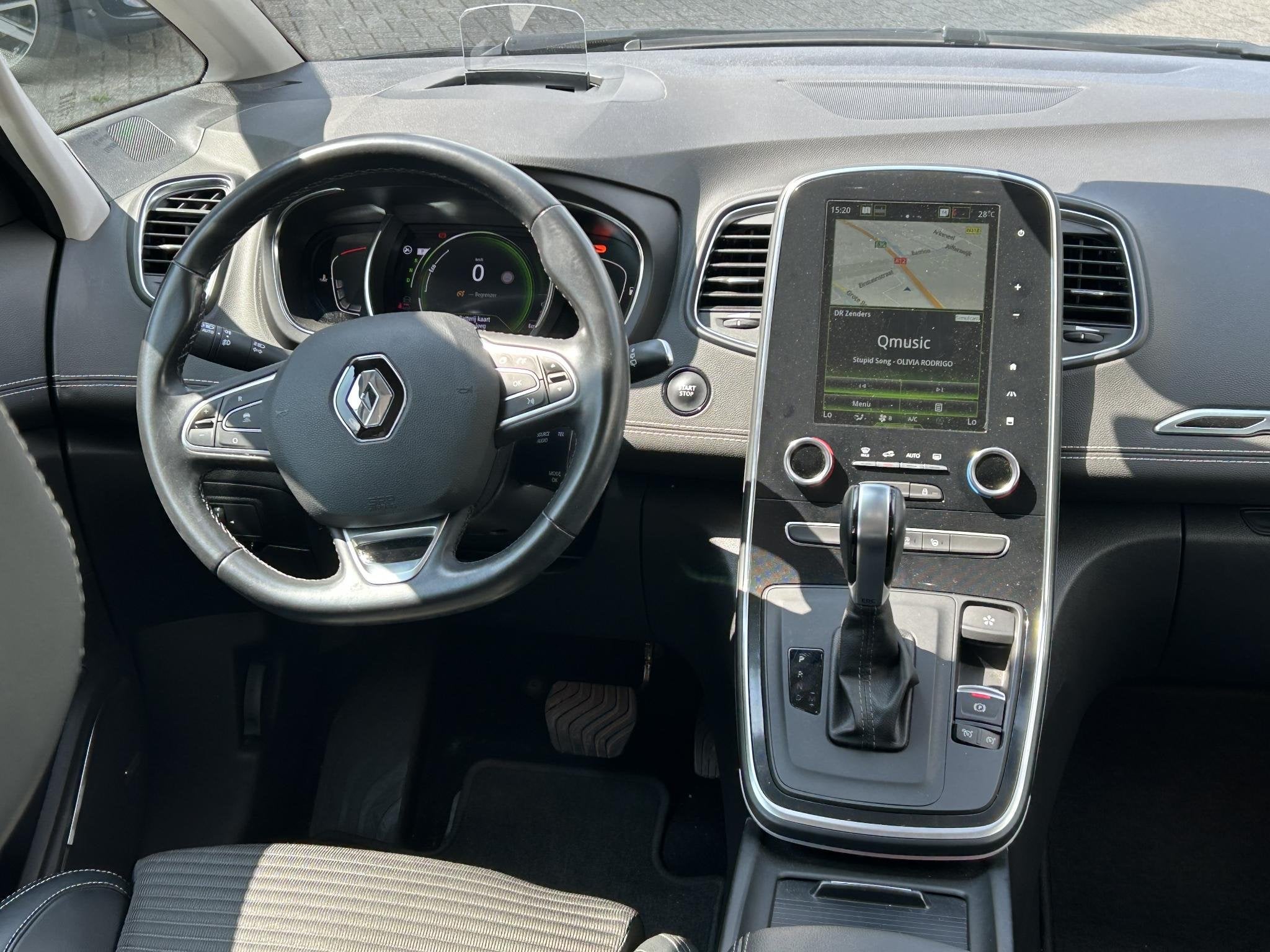 Renault Scénic 1.3 TCe 140pk EDC Bose | Groot scherm | Came, Auto's, Renault, 4 cilinders, Met garantie (alle), Leder en Stof