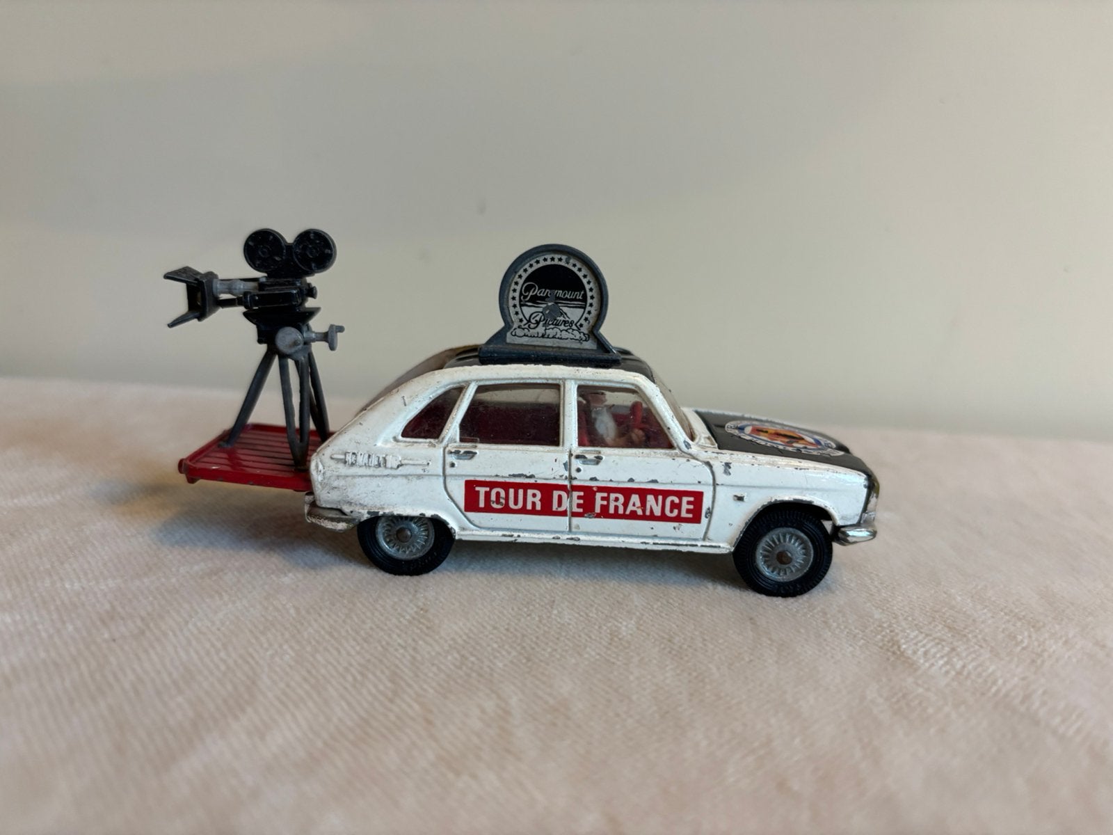 Vintage Corgi Toys Paramount Pic. Tour de France Renault., Ophalen of Verzenden, Zo goed als nieuw, Auto, Corgi