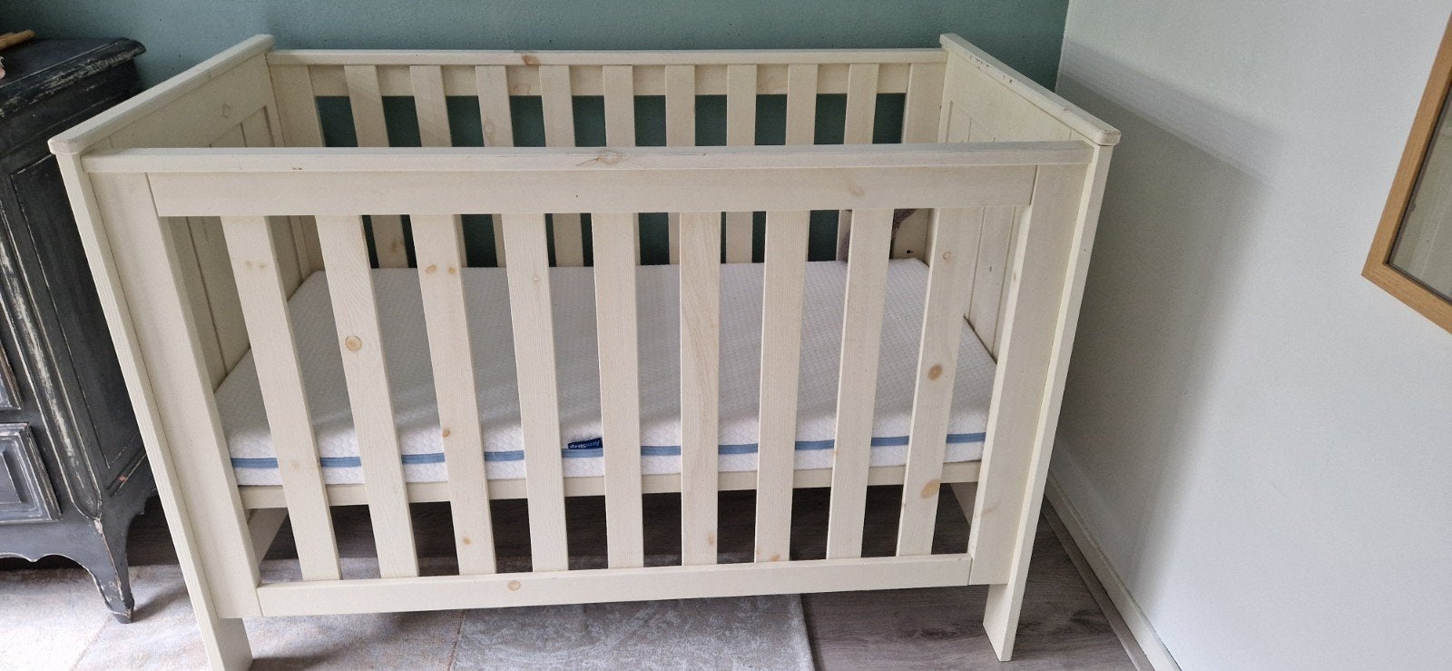 Houten baby crib  met AeroSleep matras, Ophalen, Gebruikt, Wit, 190 cm of minder
