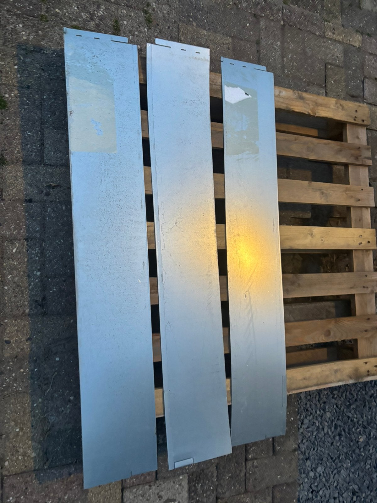 Borderrand metaal 3 stuks 5 p/s, Ophalen, Minder dan 25 mm, Zo goed als nieuw, Minder dan 200 cm