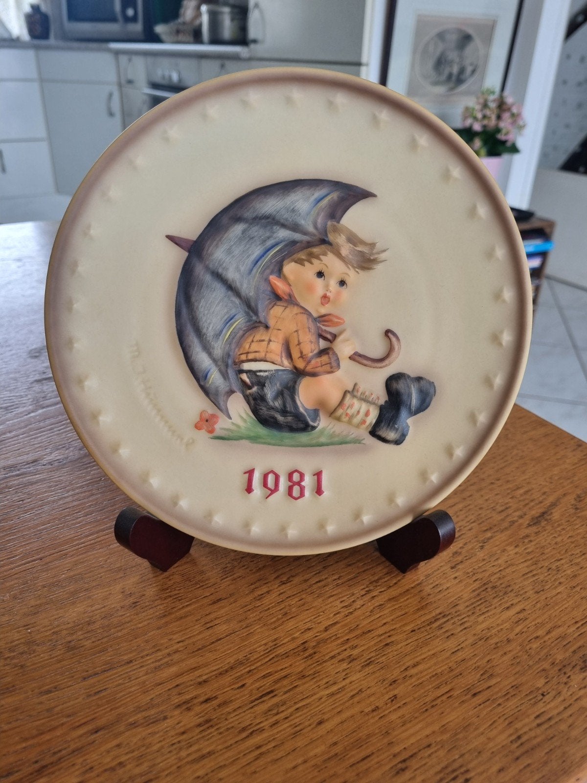Hummel Jaarplaat 1981 - Jongen met Paraplu, Ophalen of Verzenden