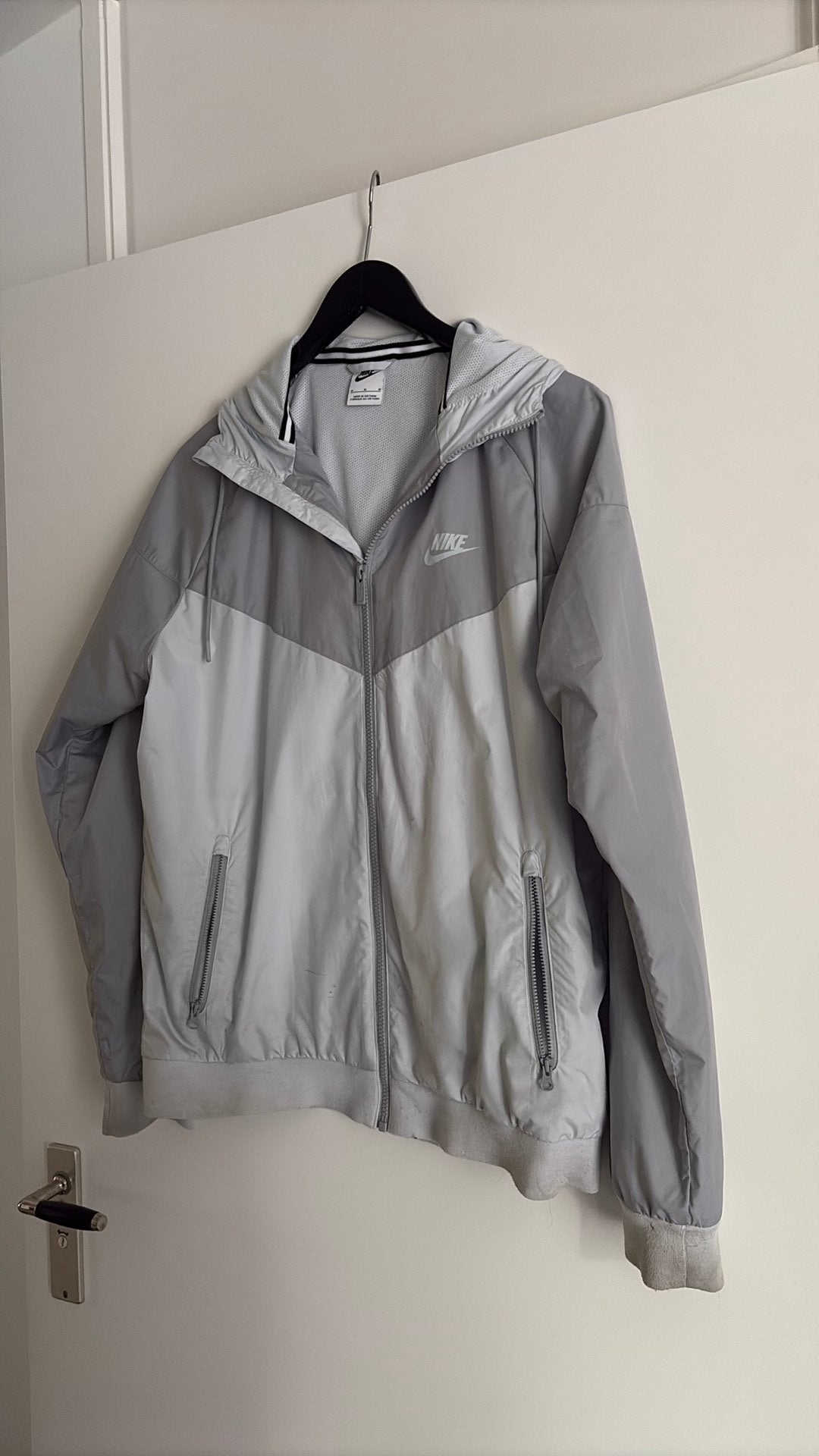 Nike zomerjas maat M wit lichtgewicht, Ophalen of Verzenden, Zo goed als nieuw, Maat 48/50 (M), Wit