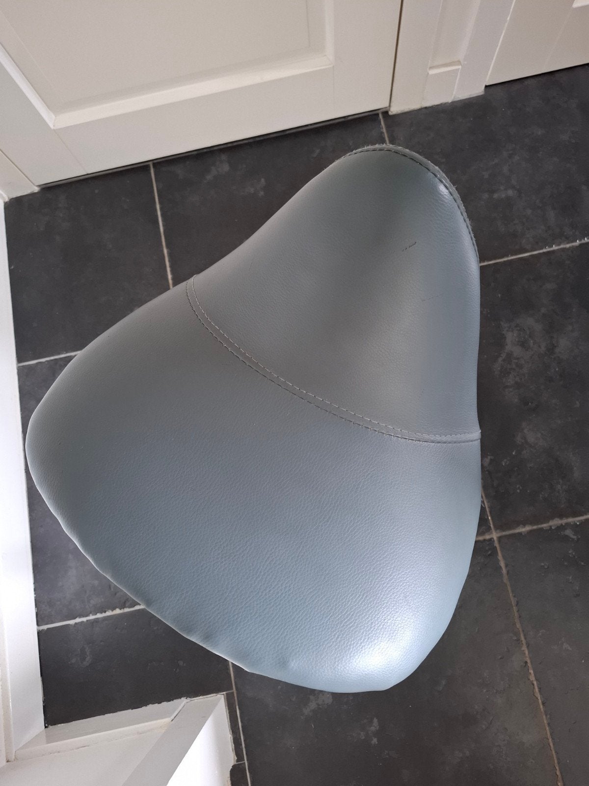 zadelkruk op wieltjes., Ophalen, In hoogte verstelbaar, Gebruikt, Overige materialen