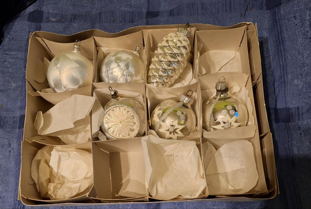 Zilverkleurige vintage kerstballen, Diversen, Ophalen of Verzenden