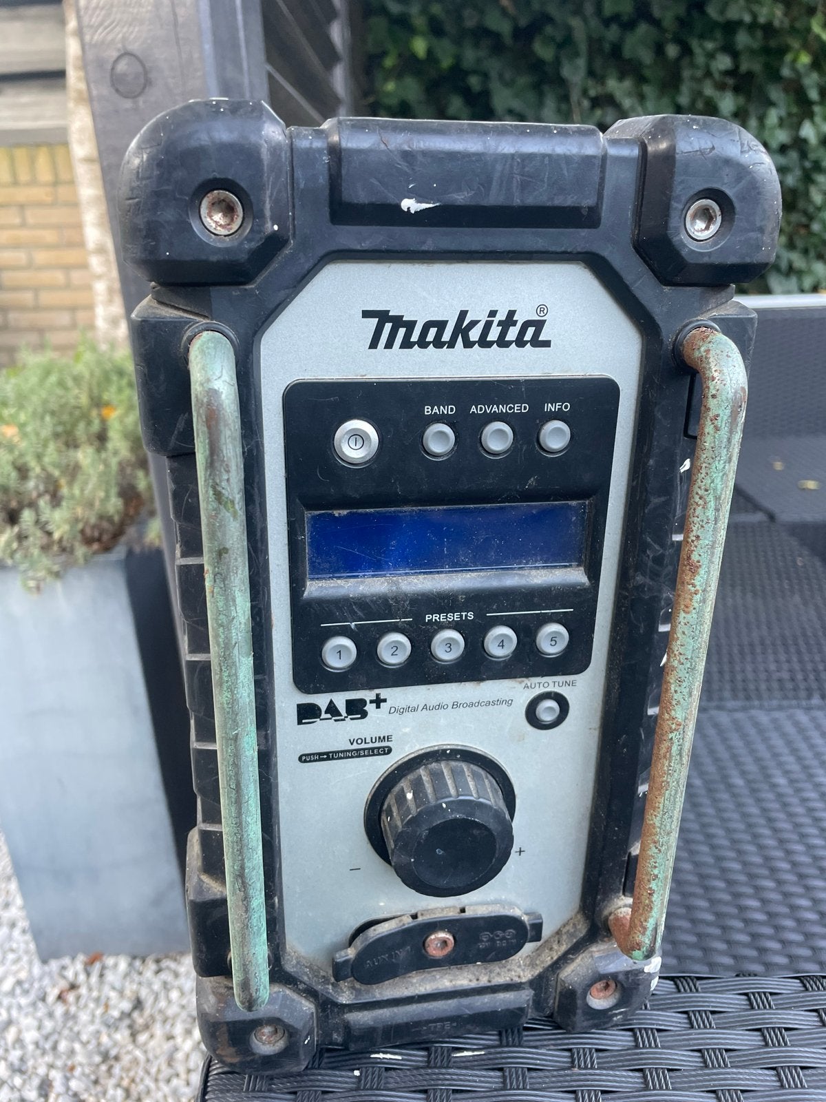 Makita Bouwradio DAB+ - Robuust en Betrouwbaar, Ophalen of Verzenden, Gebruikt, Bouwradio