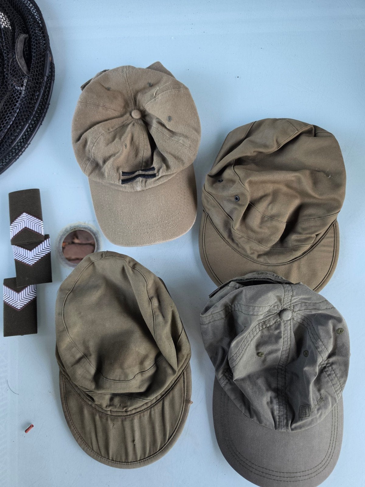 Militaria collectie: Emblemen en petten, Verzamelen, Ophalen, Landmacht, Nederland, Embleem of Badge