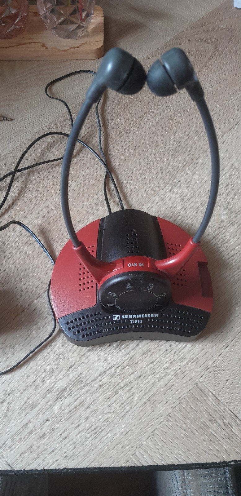 Sennheiser TI 810 Draadloze Hoofdtelefoon met Basisstation, Verzenden, Gebruikt, Sennheiser, Draadloos