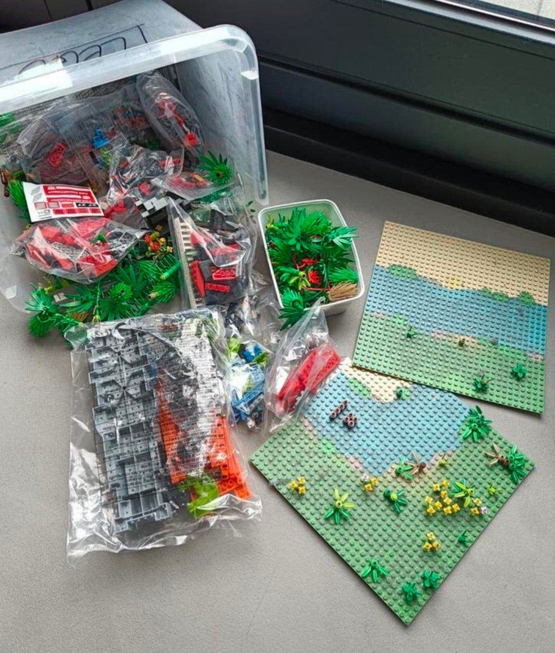 Grote krat "Lego" onderdelen, groene elementen en grondplate, Gebruikt, Inclusief extra onderdelen, Lego, Ophalen of Verzenden