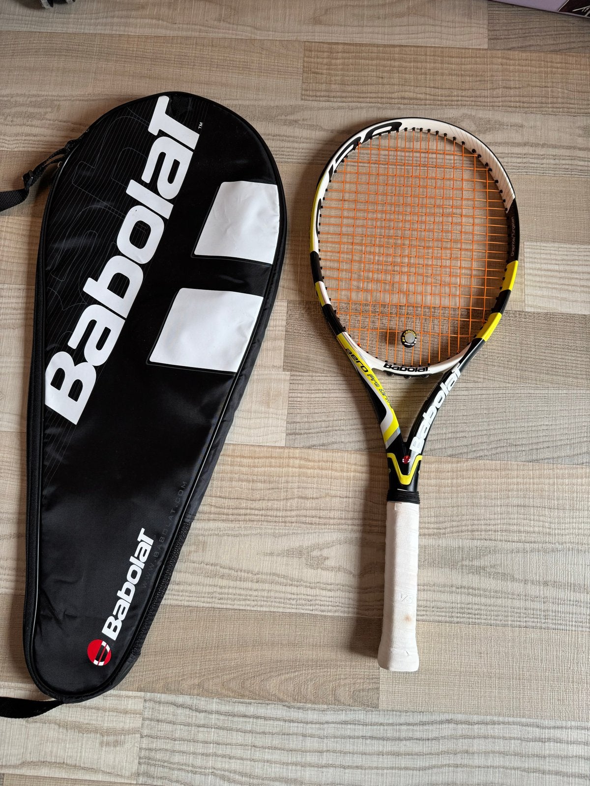 2x Babolat AeroPro Drive GT tennisrackets met rackettas, L2, Ophalen of Verzenden, Zo goed als nieuw, Racket