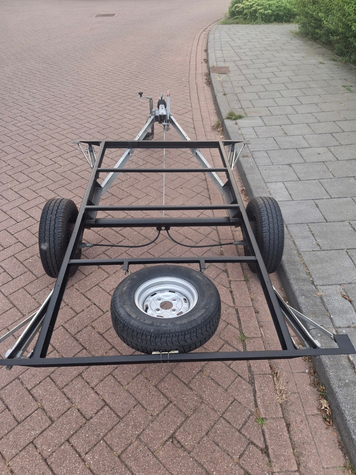 Geremd aanhanger onderstel., Ophalen