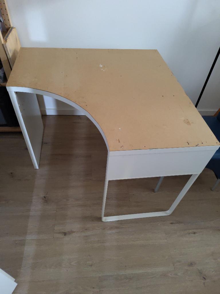 Gratis: Hoekbureau Micke (Ikea), Huis en Inrichting, Bureaus, Ophalen, Gebruikt, IKEA, Hoekbureau