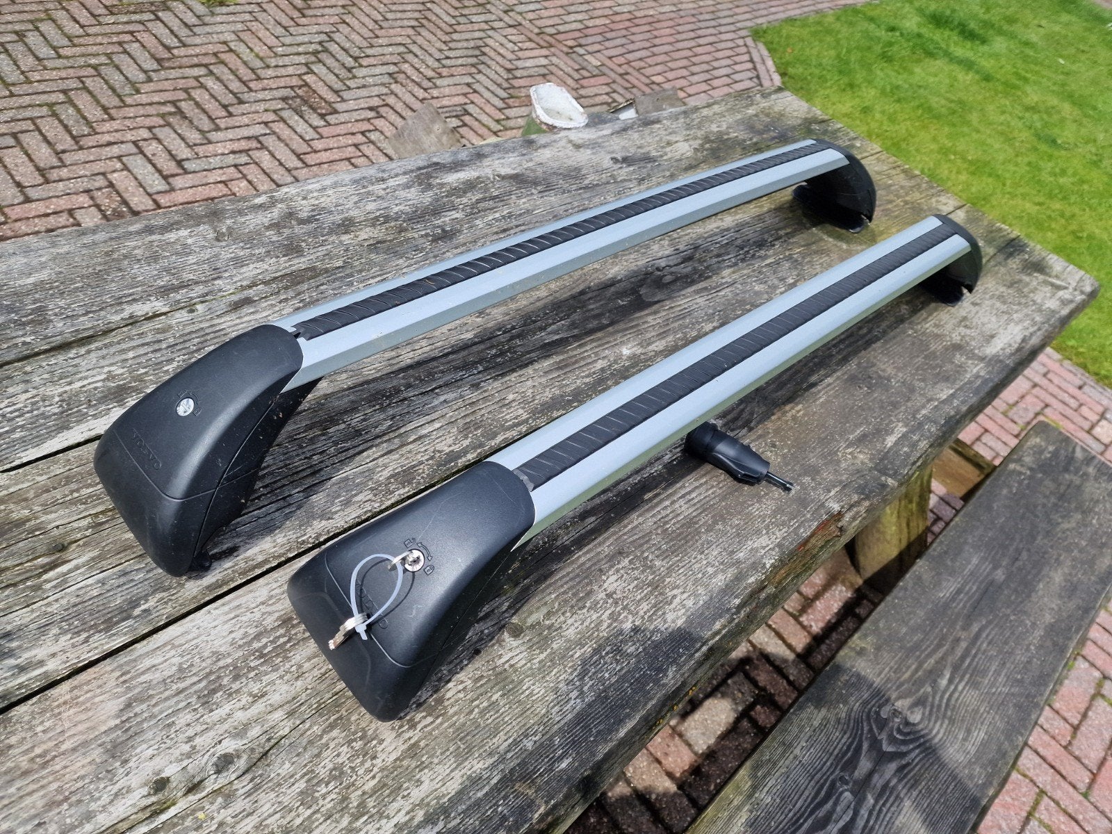 Volvo V40 dakdragers met slot en sleutels, Ophalen of Verzenden