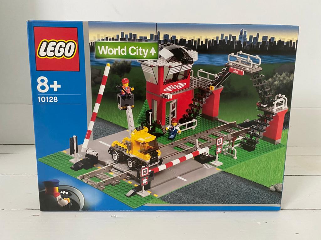 *Nieuw in Doos* OVP Lego trein 10128 World City overweg 9V, Overige thema's, Lego, Nieuw, Ophalen of Verzenden