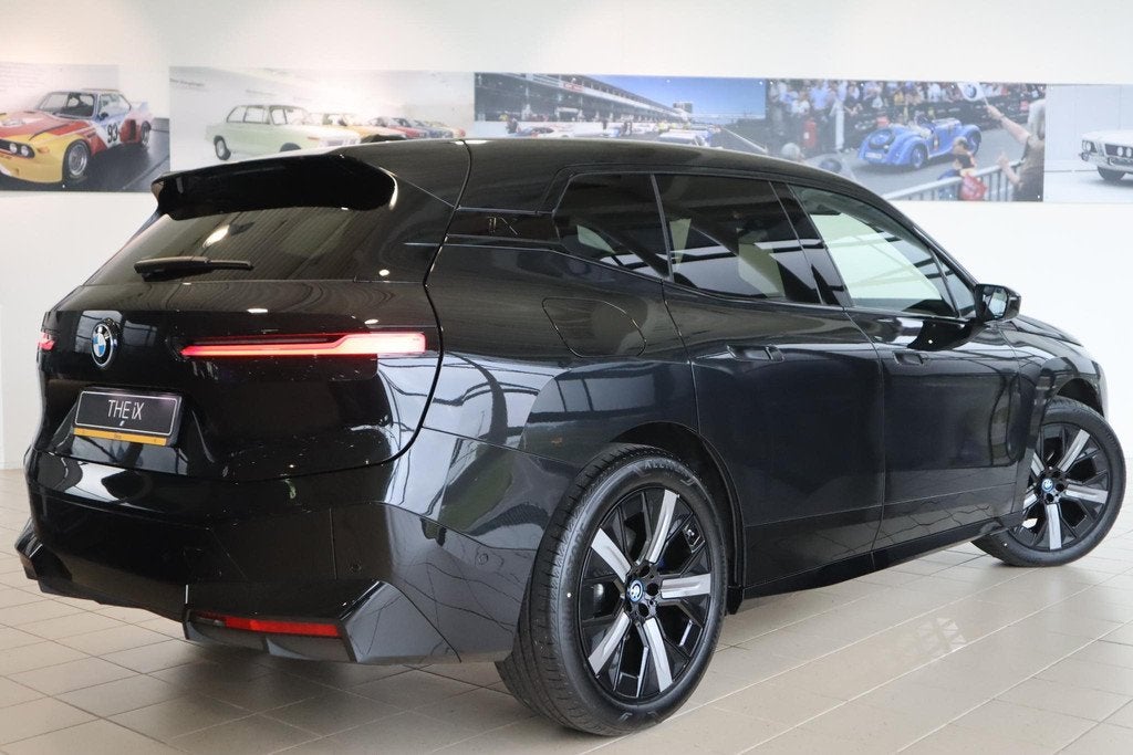 BMW iX xDrive40 Sport Edition | Driving Assistant Profession, Auto's, BMW, Automaat, 34 min, Stof, Gebruikt