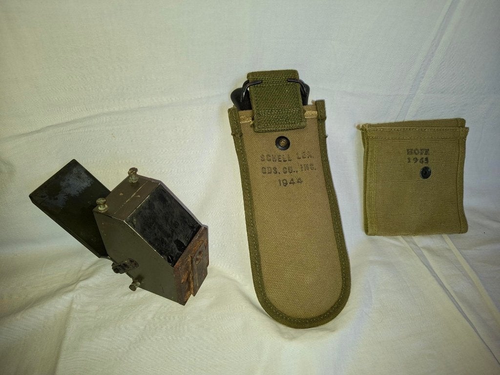 Militaria US Army 1945 :  1 x Optiek , 1 x cutter, 1 x bag, Verzenden