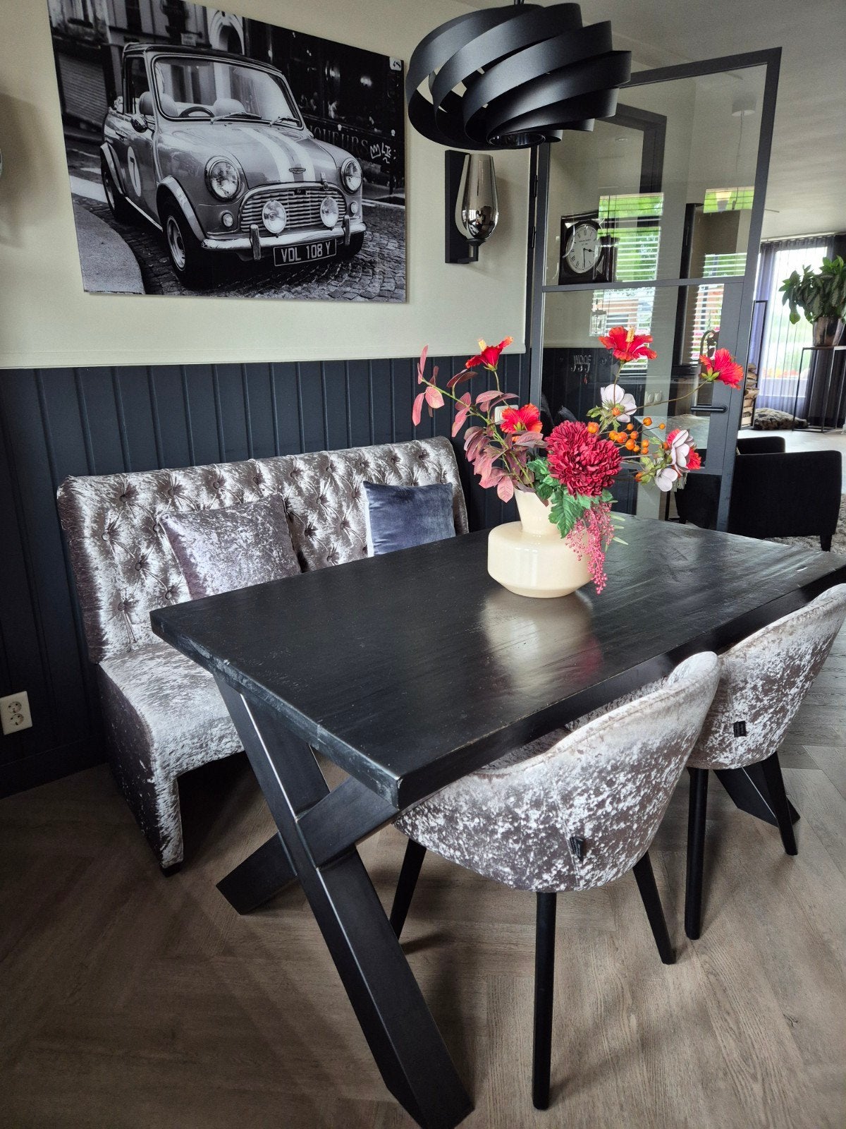 Luxe complete eethoek | Zwarte eettafel + bankje + 2 velvet, Ophalen of Verzenden, Zo goed als nieuw, 4 tot 6 stoelen