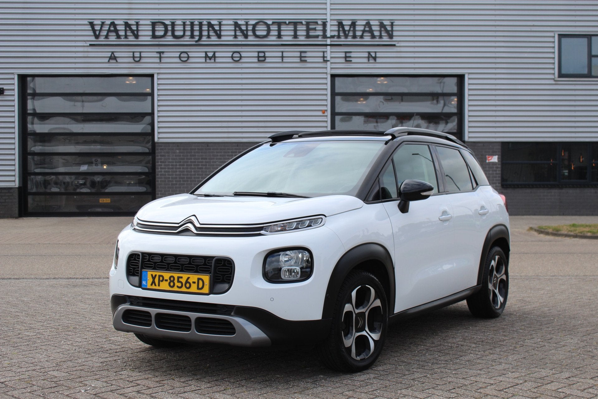 Citroën C3 Aircross 1.2 PureTech S&S Shine / Carplay / Pano, Auto's, Dealer onderhouden, Gebruikt, 1199 cc, Met garantie (alle)