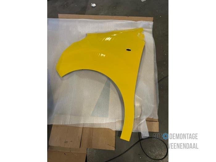 Scherm links-voor van een Opel Vivaro (RAL1032), -, -, Opel, Nieuw