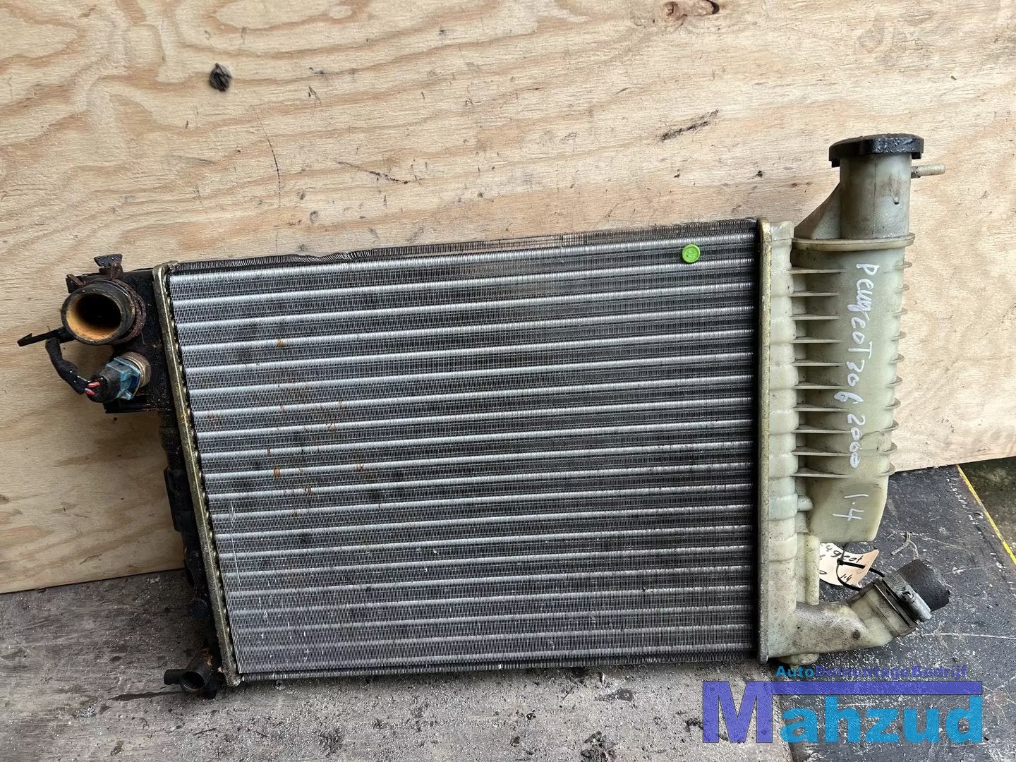 PEUGEOT 306 1.6 radiateur 1993-2003, Taurusavenue 1
2132 LS  Hoofddorp, NL, Gebruikt, Contact.group@renault.com, Stellantis N.V.
