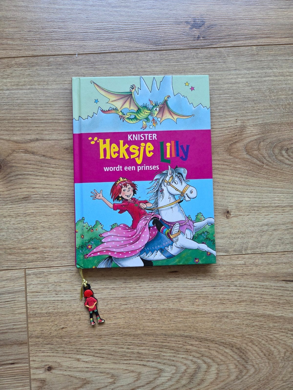 Boek KNISTER - Heksje Lilly wordt een prinses, Fictie algemeen, Zo goed als nieuw, KNISTER, Ophalen of Verzenden