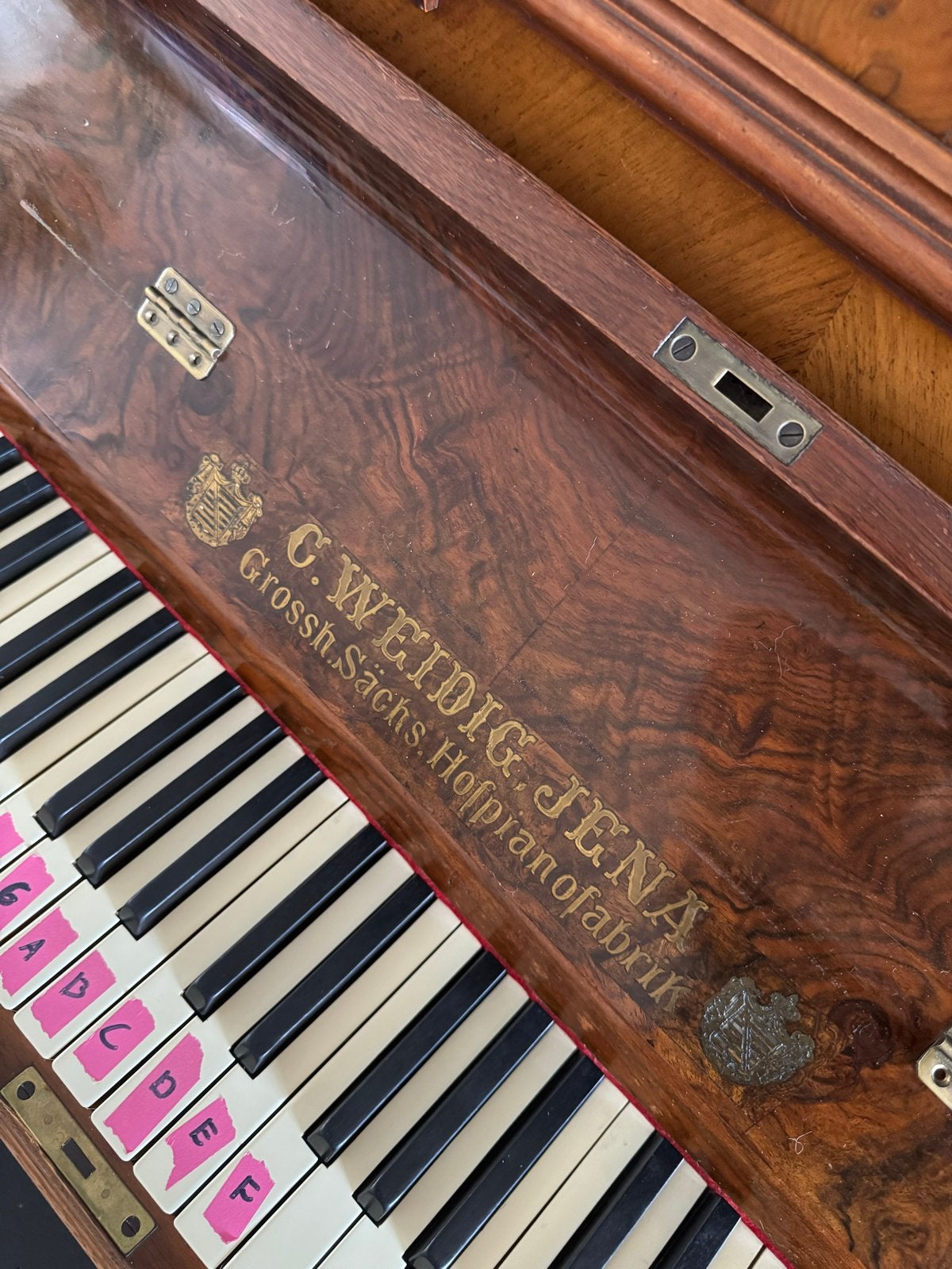 Antieke C. Weidig Jena Piano - Prachtig Houtwerk, Muziek en Instrumenten, Piano's, Ophalen, Gebruikt, Bruin, Piano