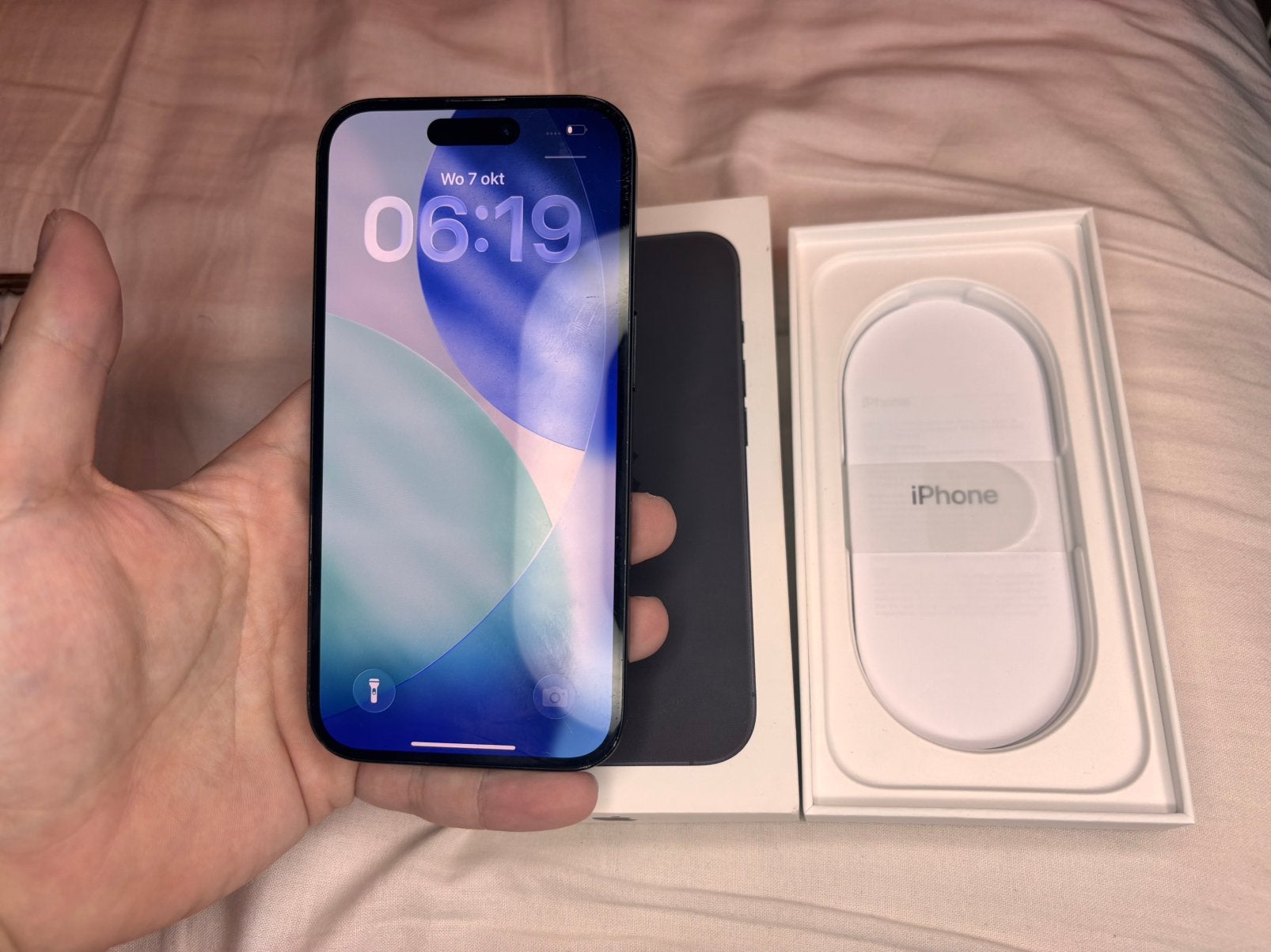 Foto 3 van Iphone 16 zwart 128GB