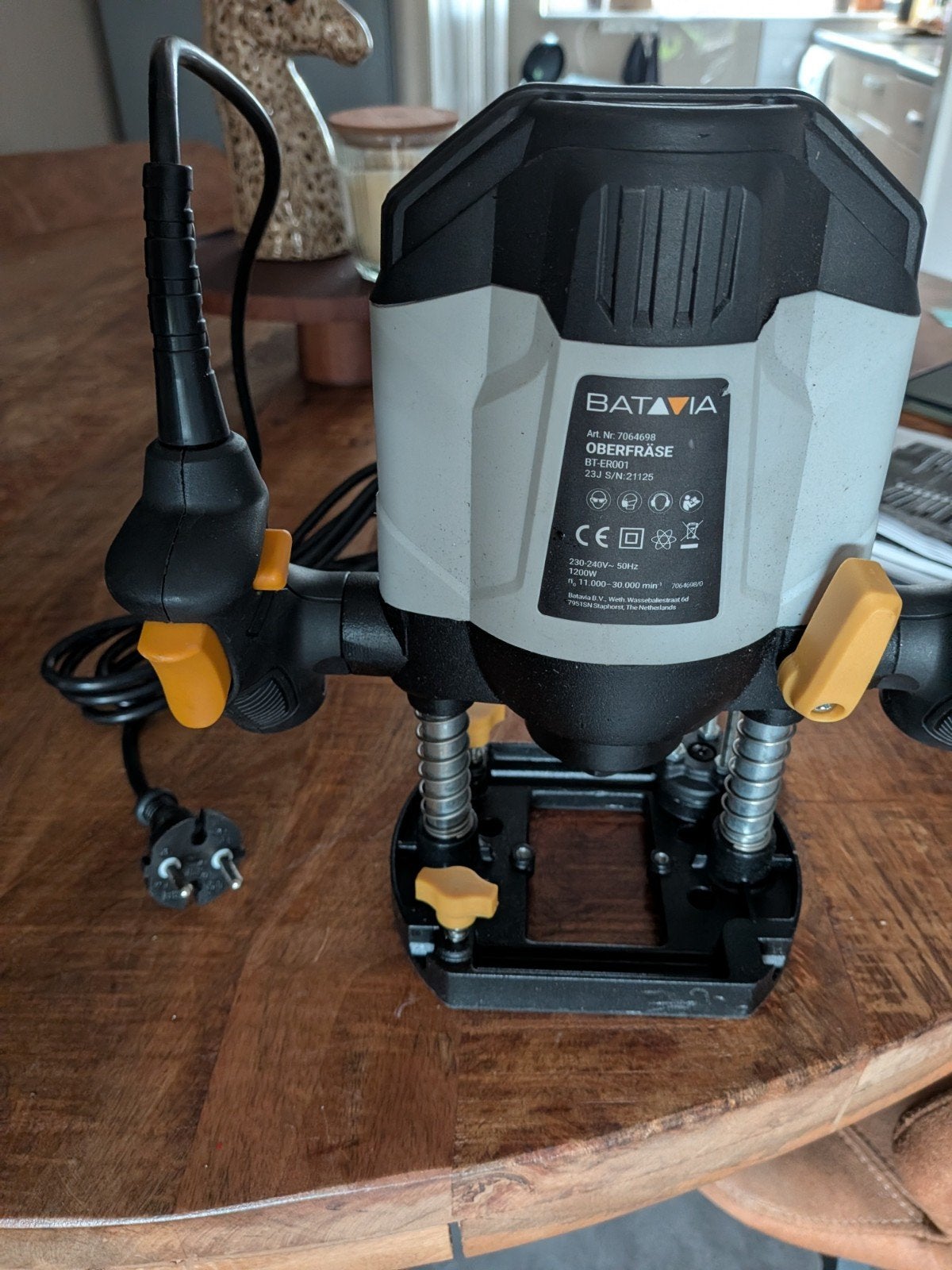Batavia Bovenfrees BT-ER001 1200W - Zo goed als nieuw, Ophalen of Verzenden, Bovenfrees, Elektrisch, Batavia