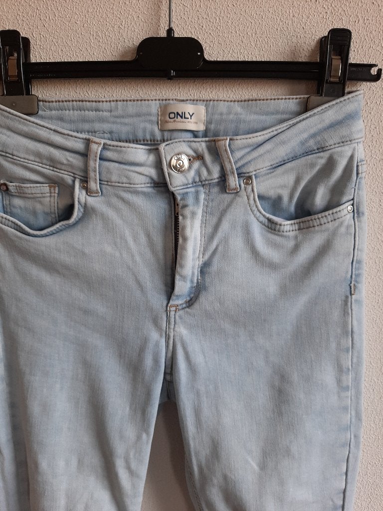 Only dames spijkerbroek licht blauw skinny maat S ofwel 30., Kleding | Dames, Spijkerbroeken en Jeans, Only, Blauw, Ophalen of Verzenden