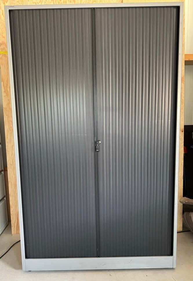 Ahrend Roldeurkast, stalen kast, Ophalen, Gebruikt, 25 tot 50 cm, 100 tot 150 cm