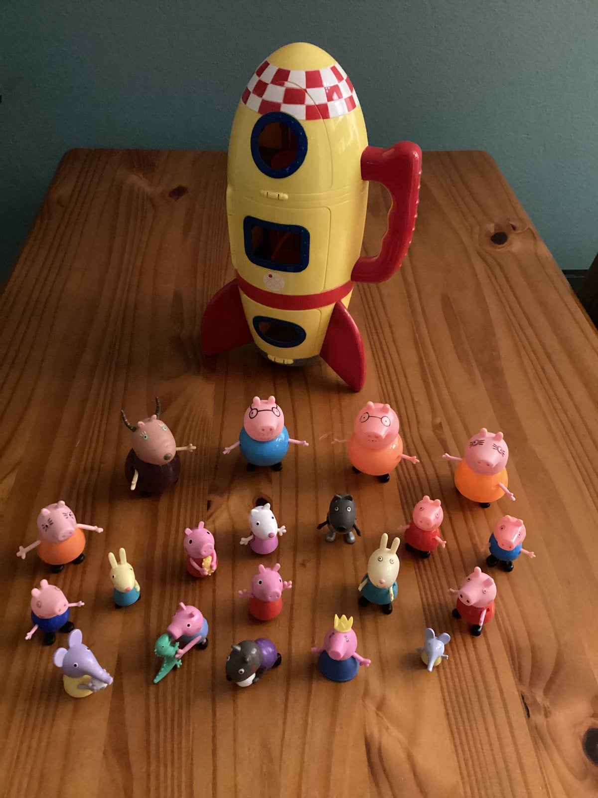 Peppa Pig Ruimteschip en Veel Figuurtjes,Zie Foto’s., Ophalen, Zo goed als nieuw