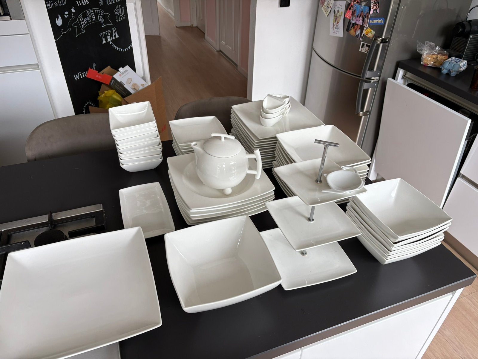Yong Squito Bon Bistro 69-delige servies set | Porselein, Ophalen, Zo goed als nieuw, Bord(en), Modern