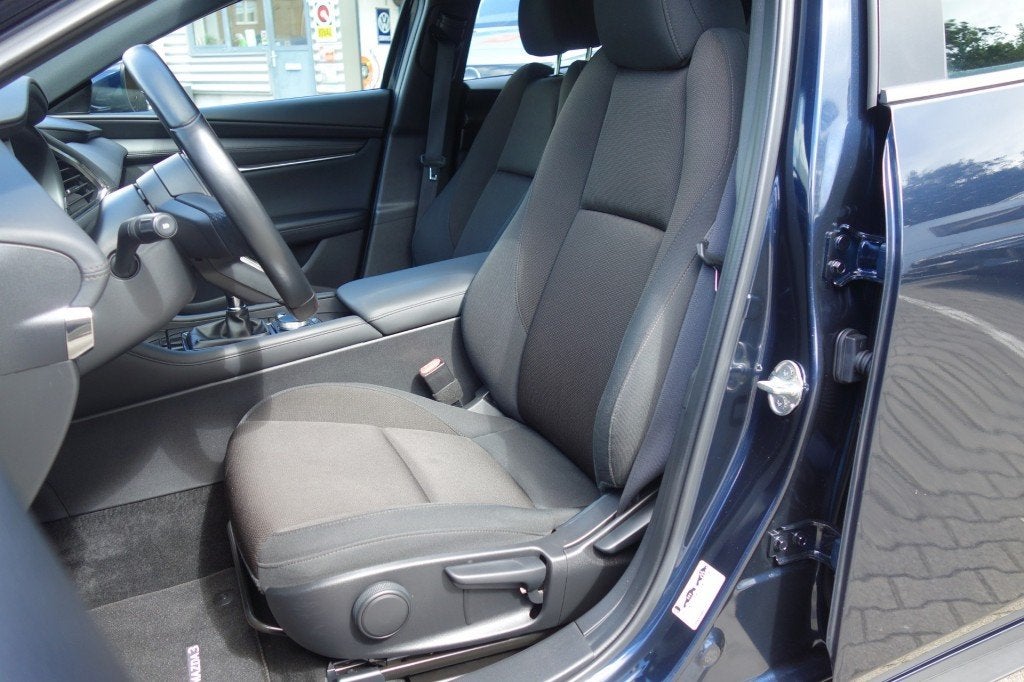 Mazda 3 2.0 E-SA-G COMFORT,18 Inch,Navi, HUD, i-Activesense, Auto's, Keurmerk '100% Onderhouden', 1998 cc, Gebruikt, 4 cilinders